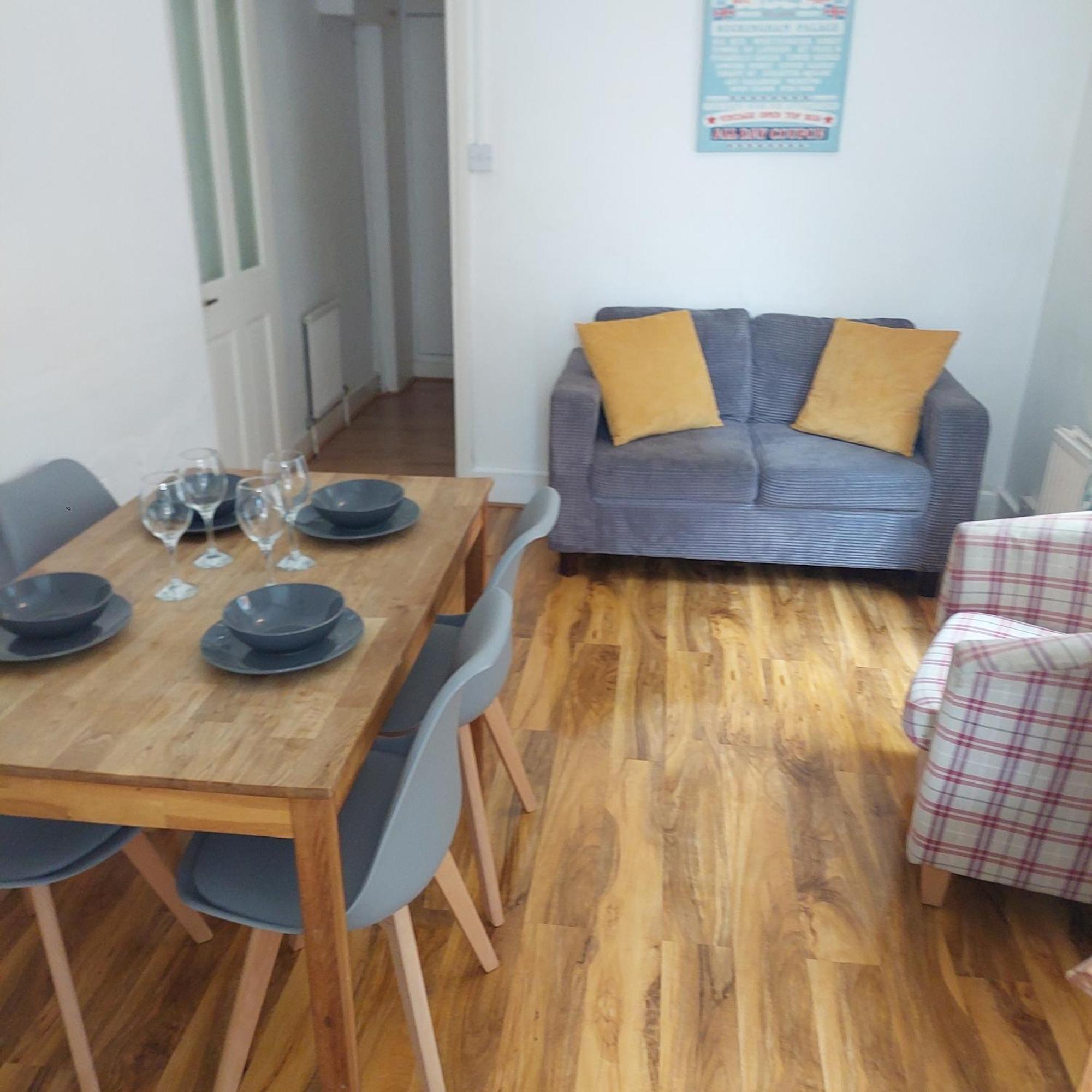 2 Bedroom Apartment, Fortescue Road London