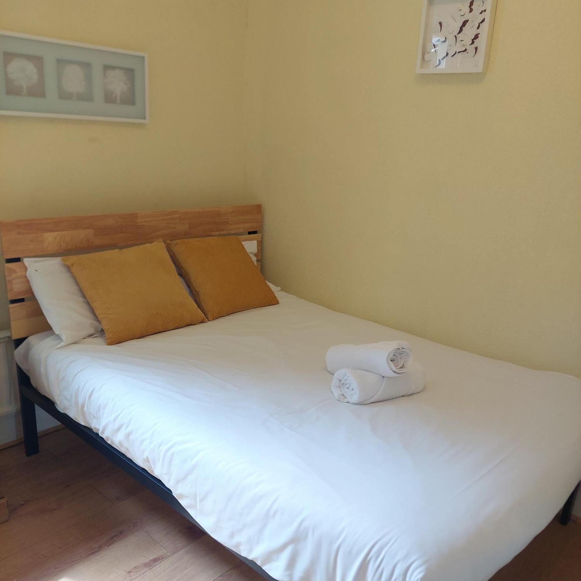 2 Bedroom Apartment, Fortescue Road London
